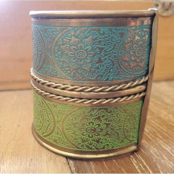Vintage? Floral Chiseled/Embossed Brass & Enamel 2 3/8” Wide Cuff Bracelet - Picture 15 of 16